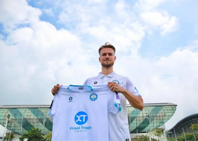 Hình ảnh minh họa cách nhận biết jun888 link chính thức với biểu tượng khóa bảo mật và giao diện website chuyên nghiệp
